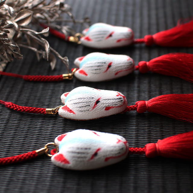 asou-miwa 赤 房付き 「狐面」根付け 江戸ちりめん・正絹古布